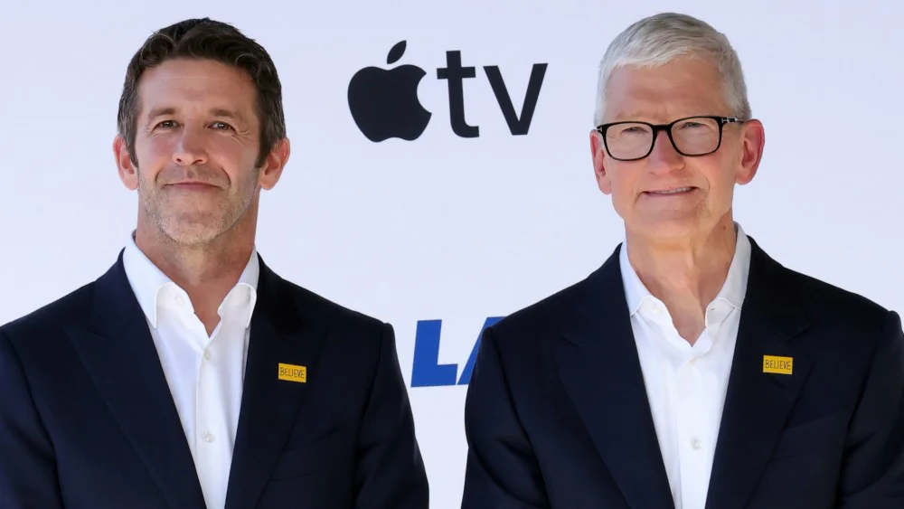 Apple reporta ingresos récord en tercer trimestre de 2026; servicios quedan bajo expectativas