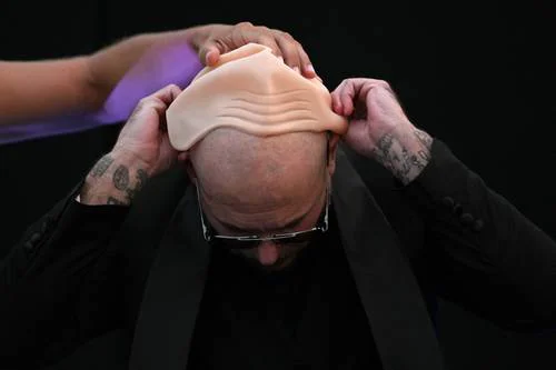 Pitbull entra al Guinness por reunir a 22,141 aficionados con calvas postizas en Londres