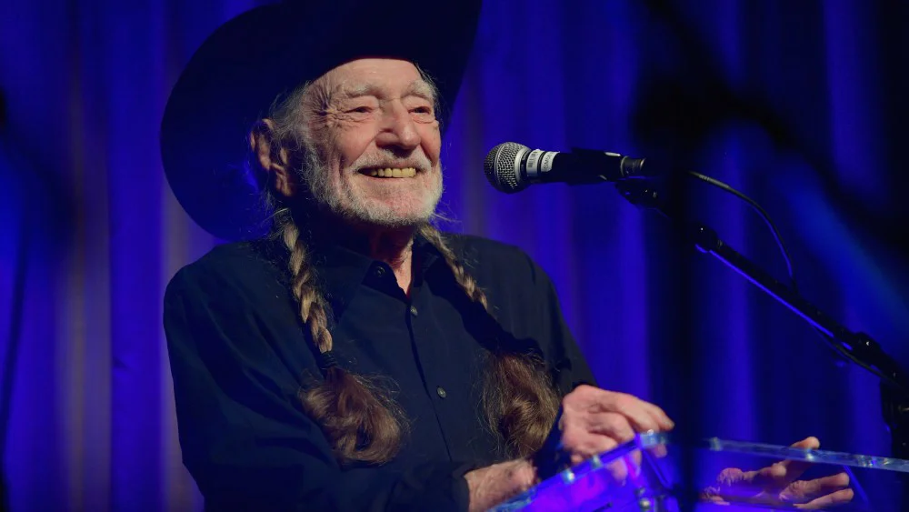 Willie Nelson insta a luchar contra la proliferación de centros de datos