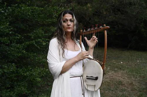 Realizan ritual en honor a los dioses griegos a los pies del monte Olimpo
