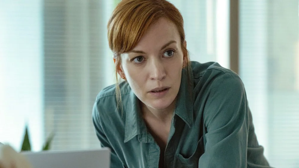 Britt Lower analiza el éxito y los giros de 'I Will Find You' en Netflix