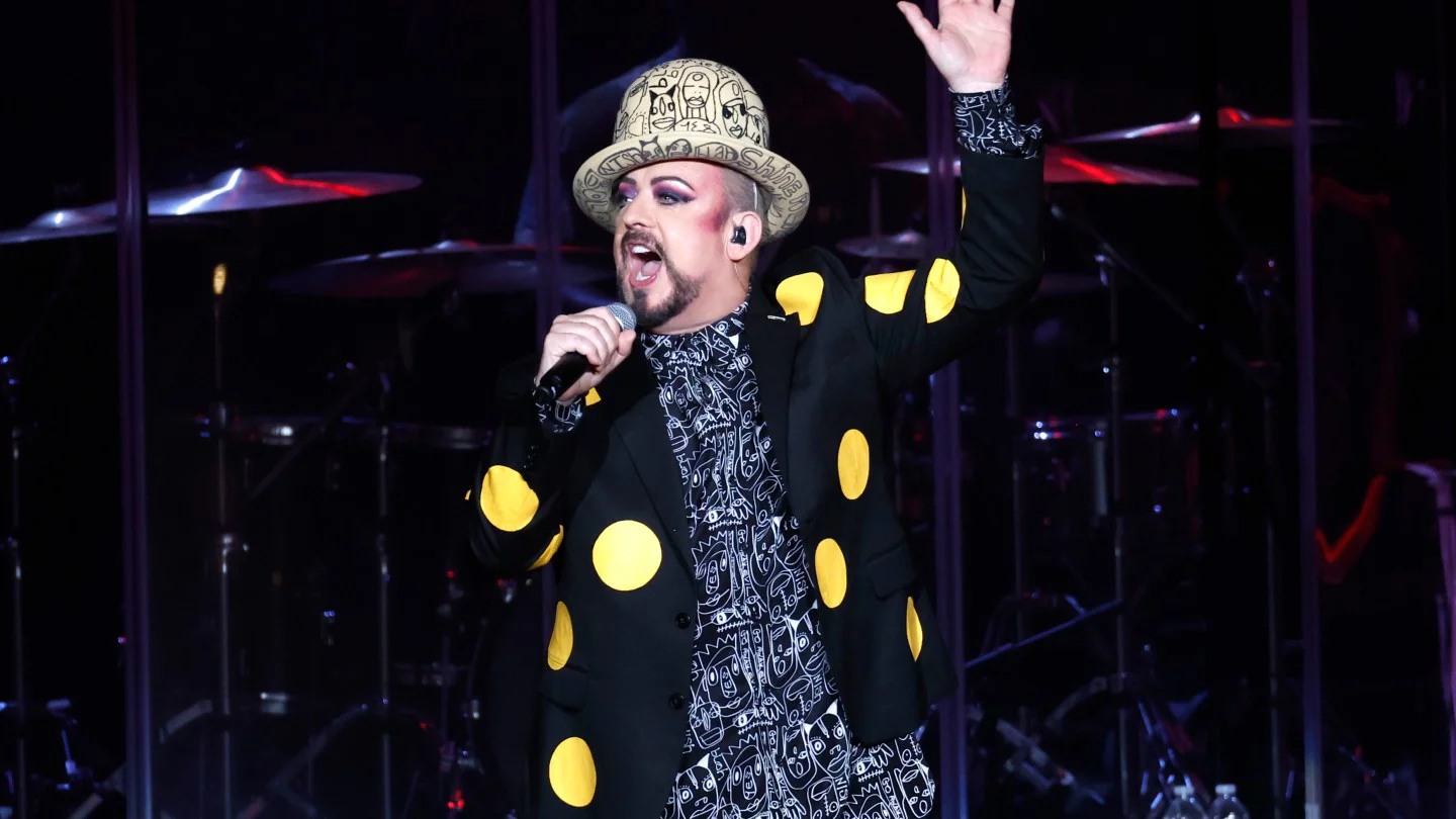 Boy George abandona producción de 'Jesus Christ Superstar' en Londres tras polémica por canción generada con IA