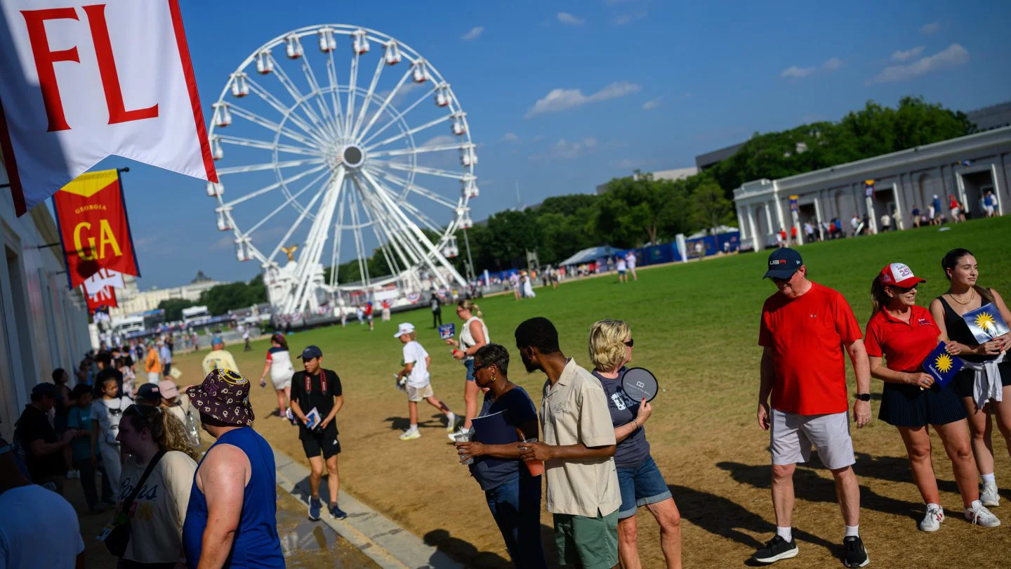 Cierran temporalmente feria en Washington D.C. por calor extremo; 11 personas hospitalizadas