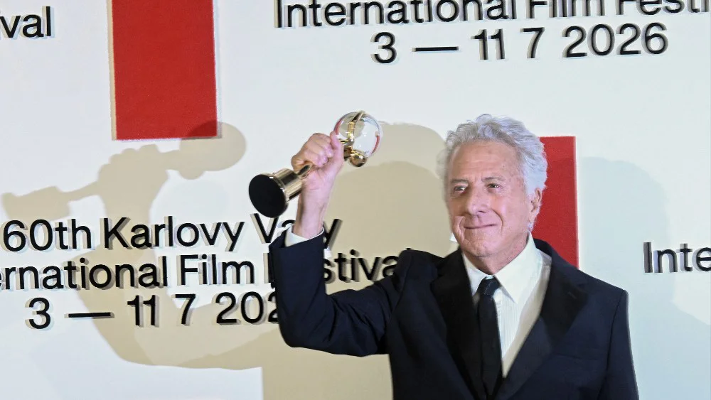 Dustin Hoffman recibe el Globo de Cristal en el Festival de Karlovy Vary