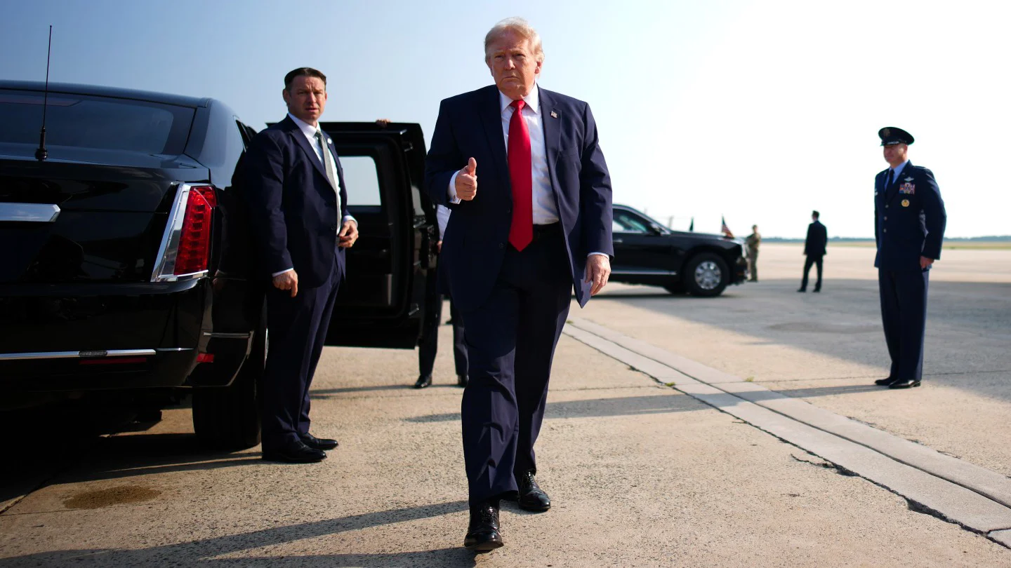 Trump reporta ingresos millonarios por documental 'Melania' y criptomonedas en su declaración financiera