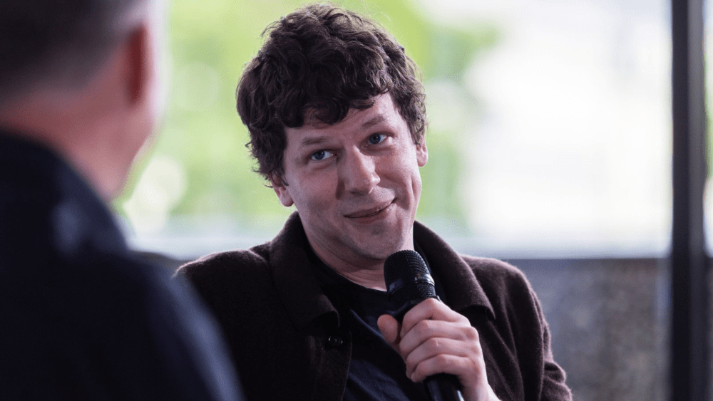 Jesse Eisenberg descarta dejar EE.UU. pese a obtener ciudadanía polaca