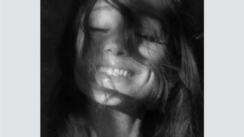 Ariana Grande debuta en el No. 1 del Billboard 200 con 'Petal', su mejor apertura desde 2019