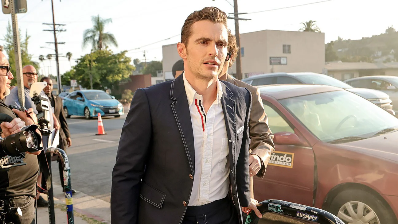 Dave Franco promociona 'Idiots' y revela detalles de la escena más arriesgada de su carrera