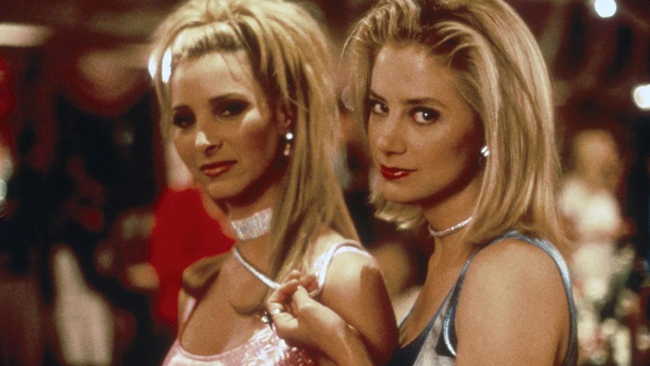 Lisa Kudrow y Mira Sorvino anuncian secuela de 'Romy and Michele' en evento D23