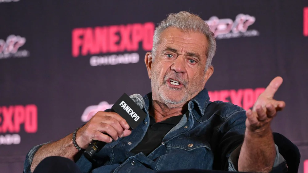 Mel Gibson se disculpa por burlarse de un intérprete de lengua de señas en FanExpo Canada