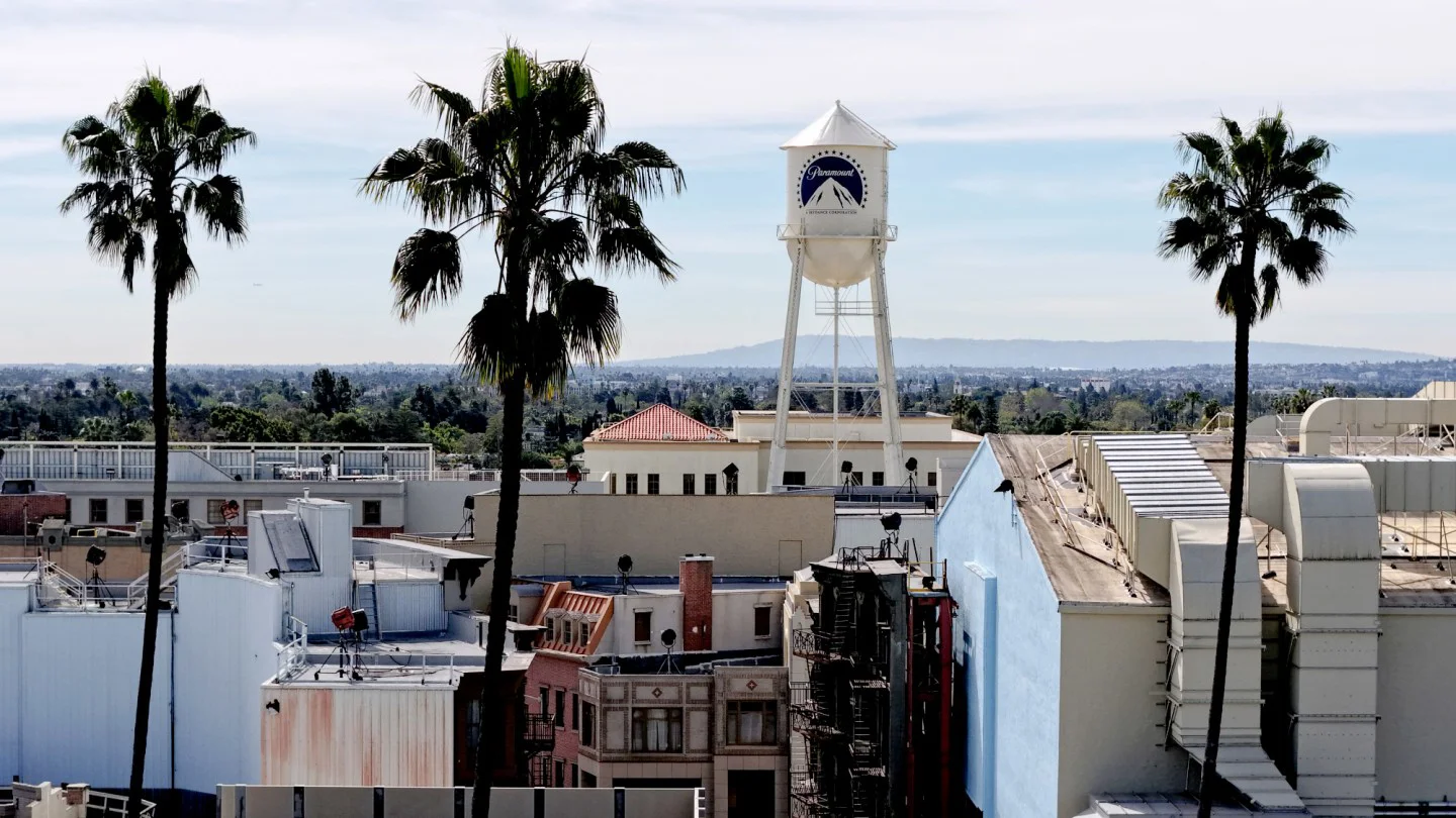 Medios reportan que David Ellison amenaza con mudar sede de Paramount fuera de California