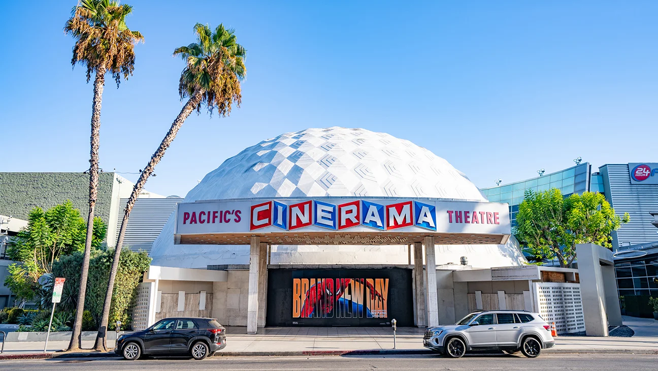 El éxito de 'The Odyssey' y la reapertura del Teatro Alex impulsan el renacimiento de los cines en Los Ángeles