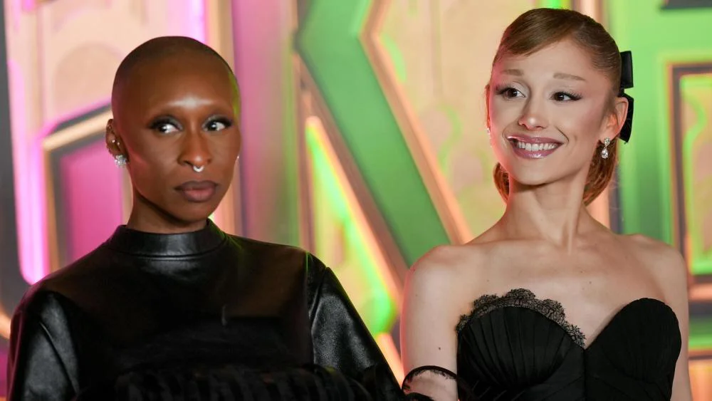 Ariana Grande invita a Cynthia Erivo a su concierto en Londres para cantar temas de 'Wicked'