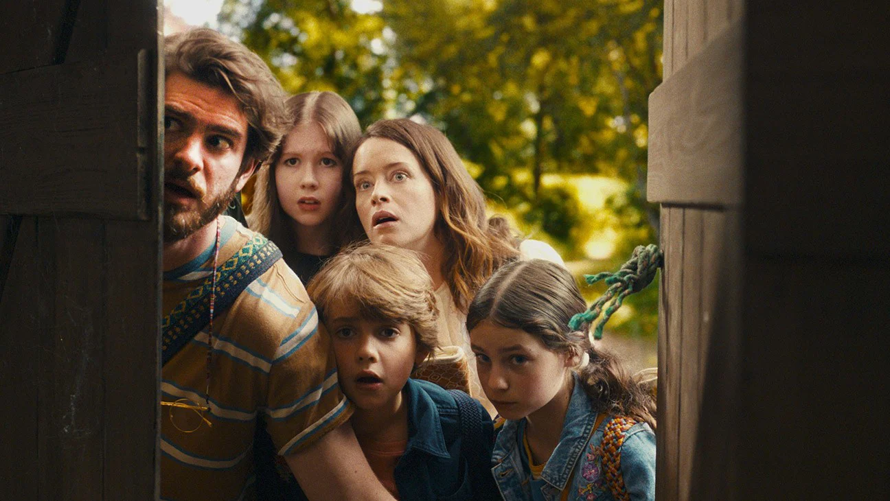 Críticos califican como 'cursi' la adaptación de 'The Magic Faraway Tree' con Andrew Garfield y Claire Foy