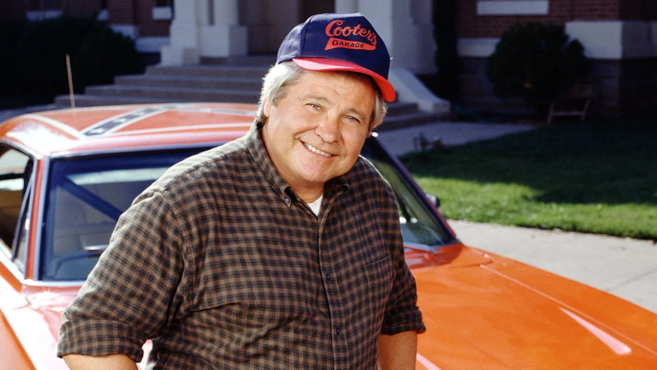 Muere Ben Jones, 'Cooter' de 'The Dukes of Hazzard' y excongresista, a los 84 años