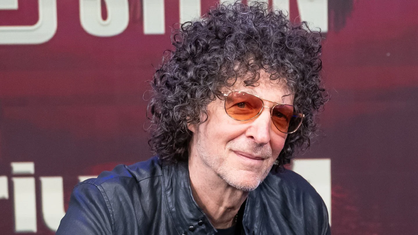 Howard Stern firma nuevo acuerdo con SiriusXM hasta 2028 y lanza show en HBO Max
