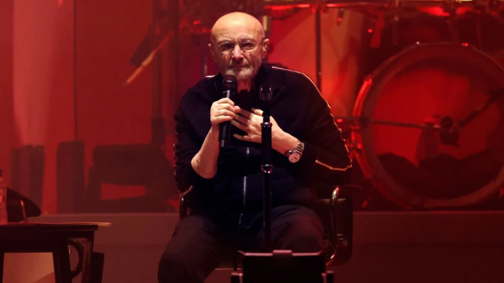 Phil Collins revela que casi muere en 2024 por complicaciones derivadas del alcoholismo