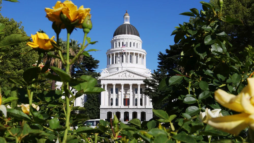 Legisladores de California proponen ajuste al tope de créditos fiscales para cine con exenciones para independientes