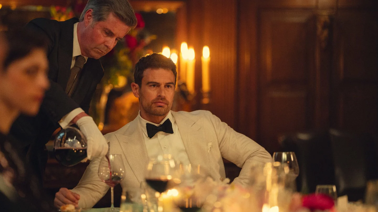 Theo James desmiente rumores sobre Meghan Markle en 'The Gentlemen'