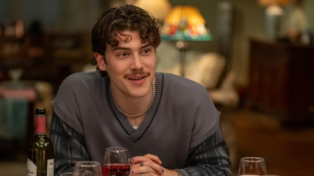 Jack Innanen analiza la segunda temporada de 'Adults' y sueña con un episodio de Halloween