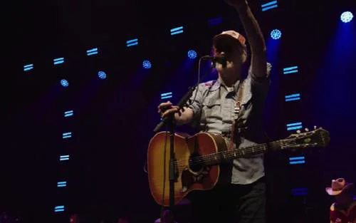 Blue Rodeo lidera protesta musical contra cambio de nombre del lago Ontario